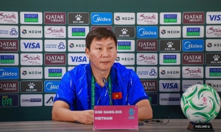 Huấn luyện viên Kim Sang-sik: 'Việt Nam đã rèn rất kỹ tình huống cố định'